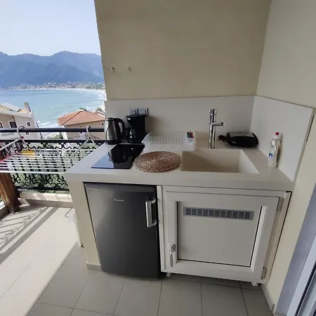 Apollon クリッシ・アモウディア