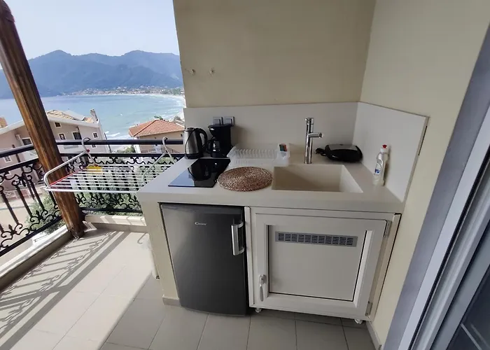 Apollon כריסי אמודיה